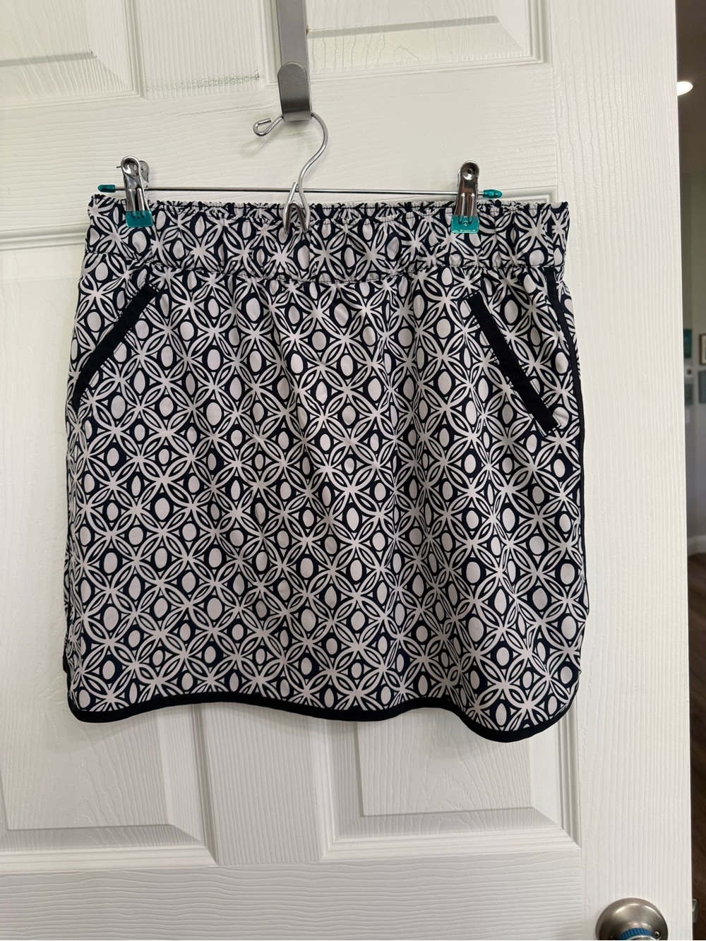 Talbots Petites PL Blue/White Geometric Pull-On Skort Pockets Stretch Golf